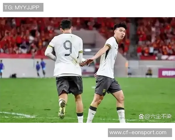 王钰栋精准传球助攻李新翔单刀机会可惜未能把握住