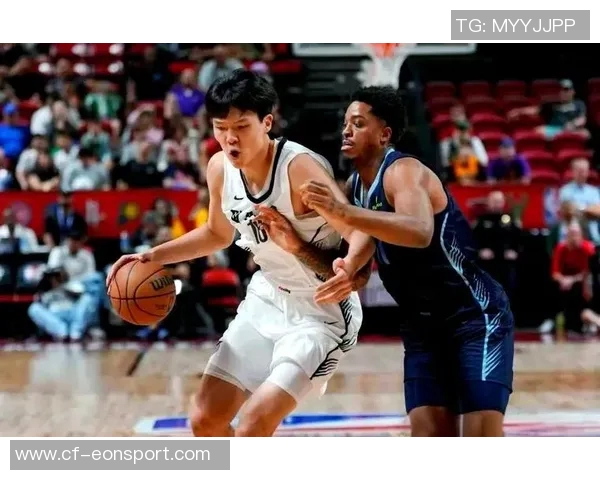 里斯压哨三分绝杀全场杨瀚森高举庆祝展现强大团队精神